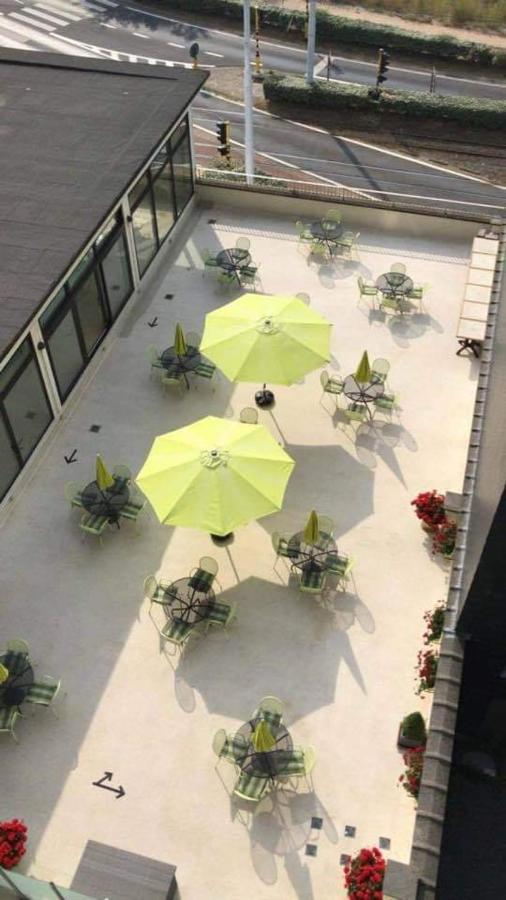 Studio 405 Op Zeedijk Met Frontaal Zeezicht 4De Verdiep Middelkerke Ngoại thất bức ảnh